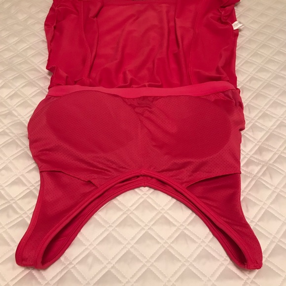 NWOT Pink Yoga Tank - Picture 4 of 6